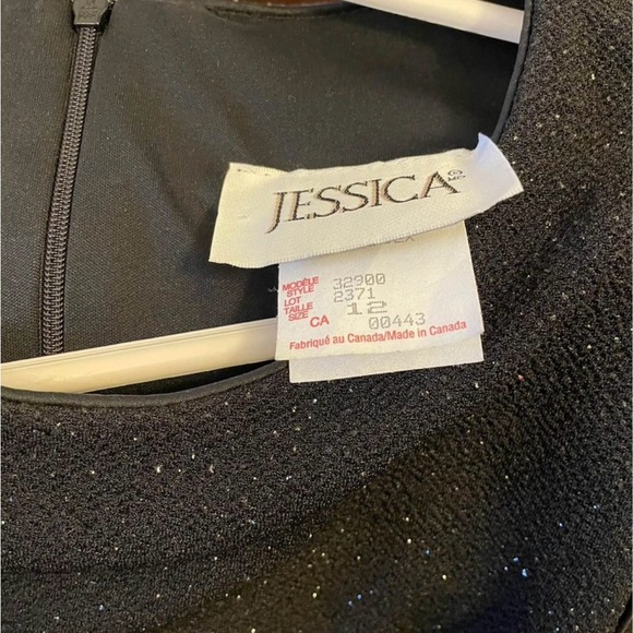 Black formal gown never worn - Picture 3 of 3